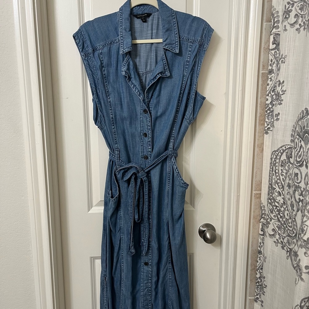 Banana Republic Factory Chambray dress